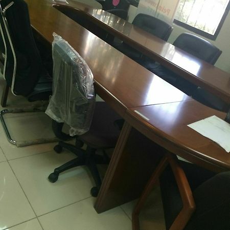 Pc Entreprises Hotel Delmas 外观 照片